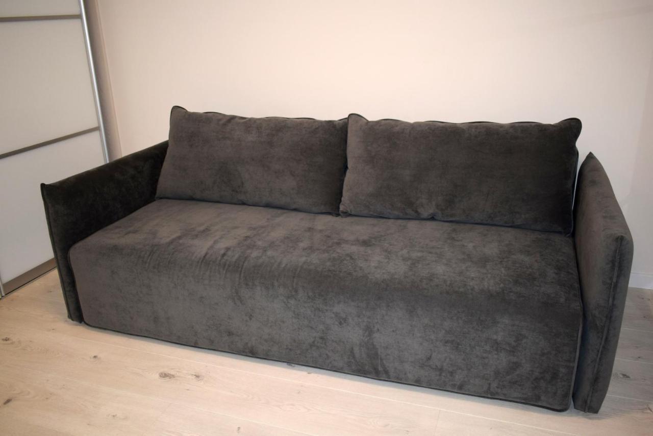 Apartment On Volodymyra Stelmakha 1B รีฟเน ภายนอก รูปภาพ